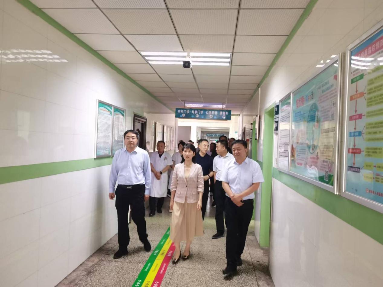 6县医院参观2